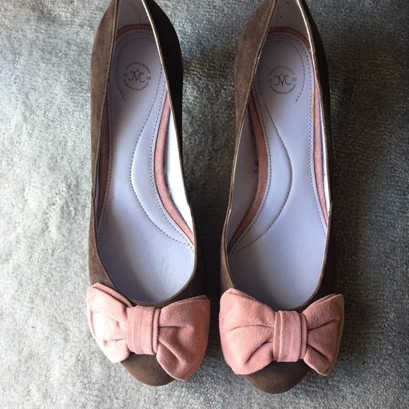 Johnston & Murphy Anita Bow Brown Pink Suede Pumps - Picture 3 of 4